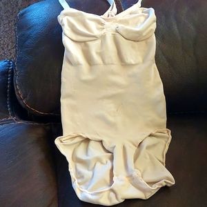 Skims S/M shapewear bodysuit pink